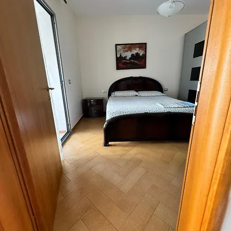 Apartment Robert Tirana